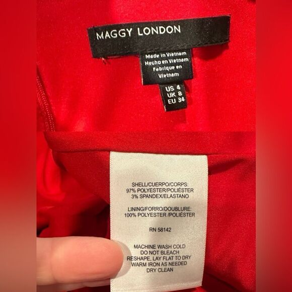 🔥 NWT Maggy London - Alexis butterfly sleeve Cloud Crepe Dress Size 4 US EU 34 - Picture 11 of 11